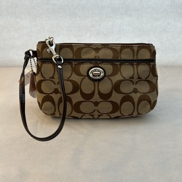Coach Park Signature Medium Wristlet NWT - Picture 10 of 11